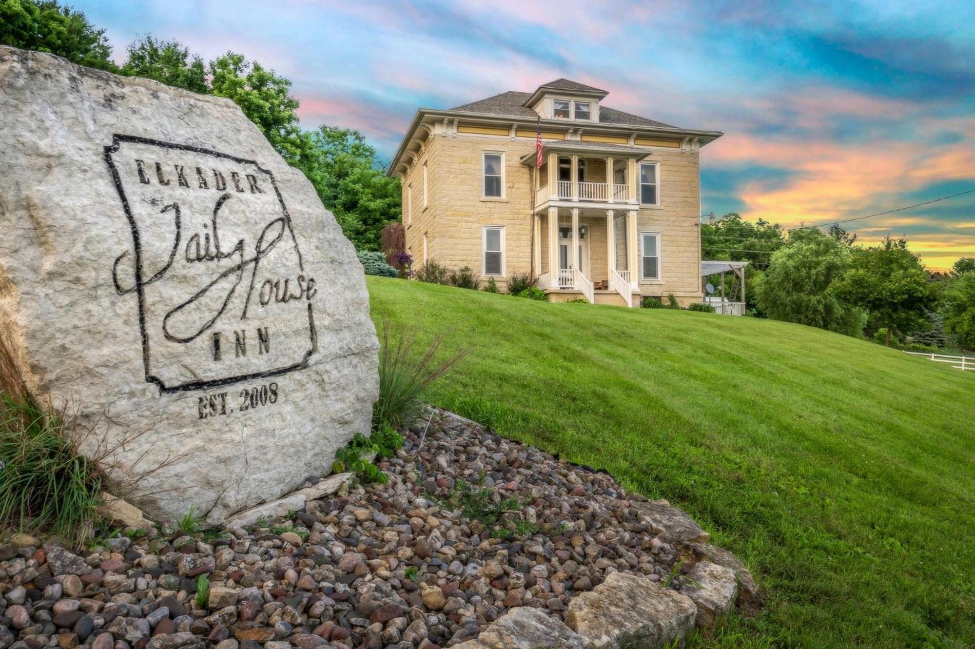 Elkader Jailhouse Inn Esterno foto